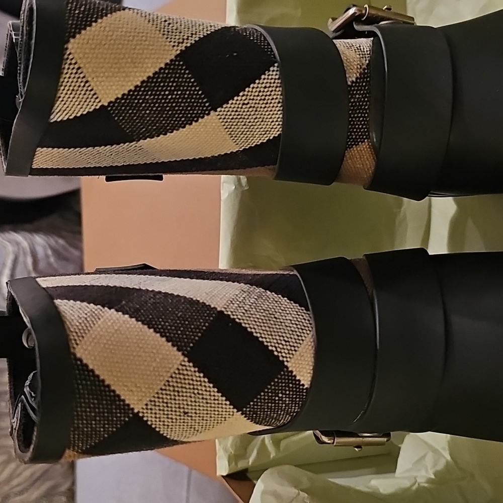 ♥️ BURBERRY Holloway Mid-calf Rain Boots - Picture 9 of 10